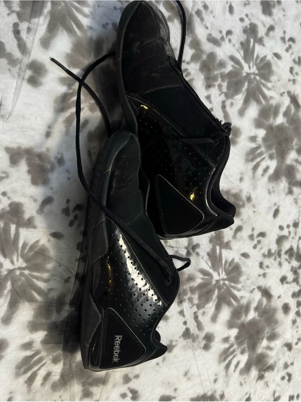 Reebok sleek black